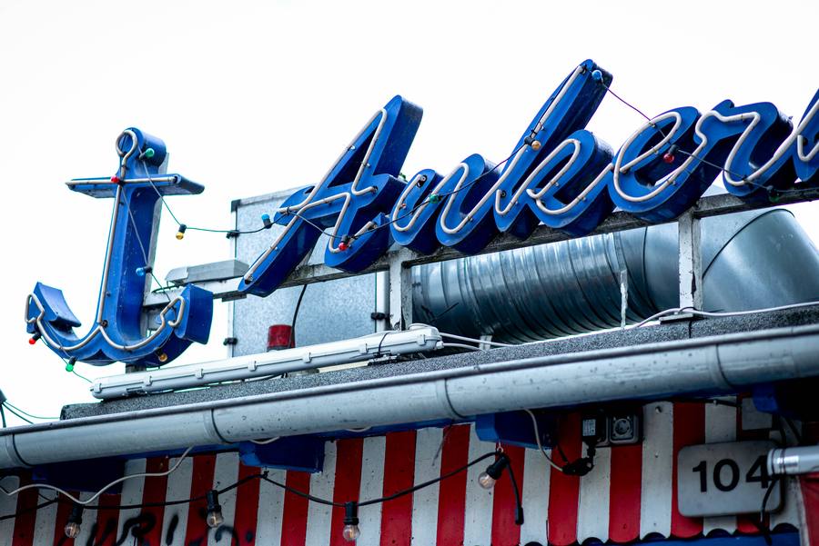 The neon sign above Kottbusser Damm