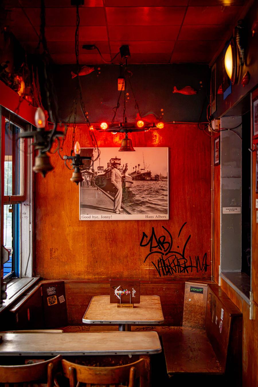 The red corner with Hans Albers